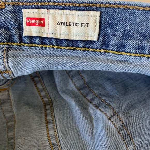 Athletic Fit Men's Wrangler Jeans 32x32 - Picture 6 of 7